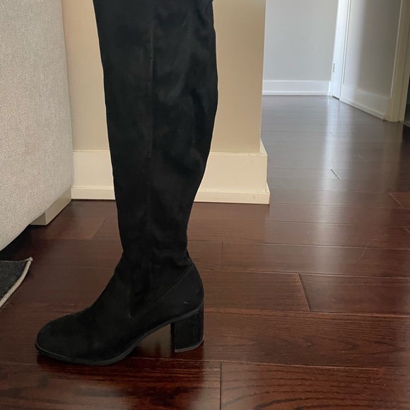 Zara Suede Thigh boots 7.5 - Picture 2 of 4